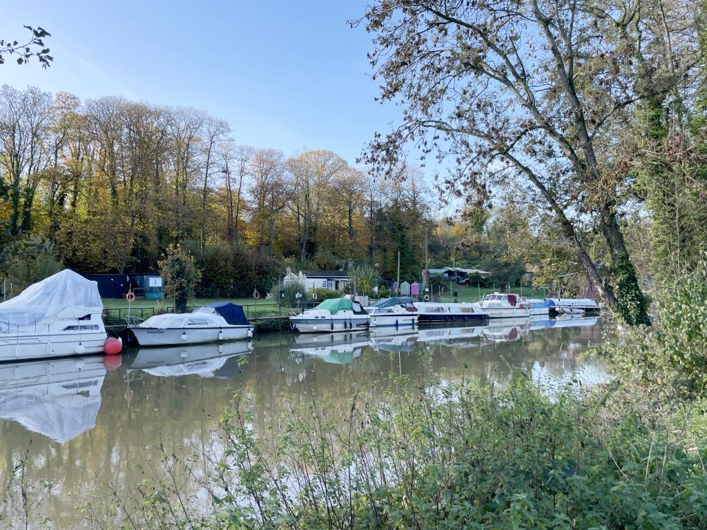 Lot: 14 - OVER 18 ACRES OF LAND RUNNING ALONG THE RIVER MEDWAY TOWPATH - View across River from southern part of site
